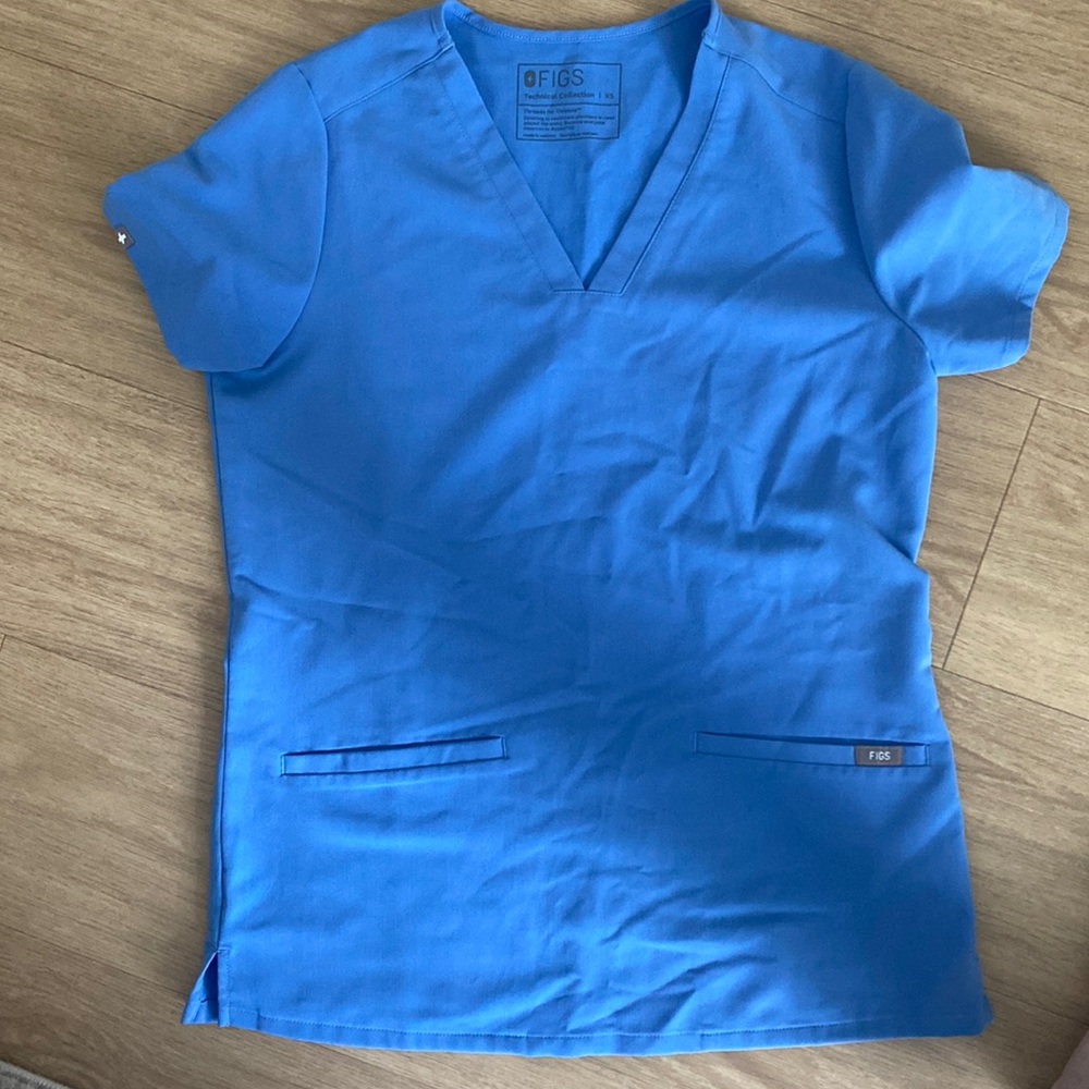 Figs Ceil Blue double pocket scrub top size xs